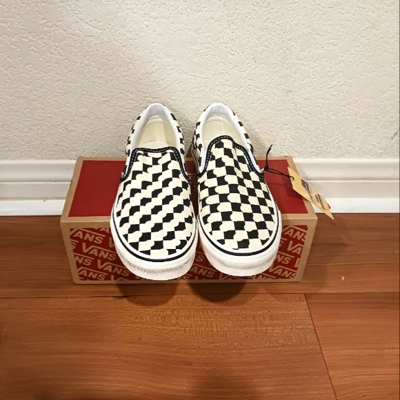 Vans - Picture 4 of 5